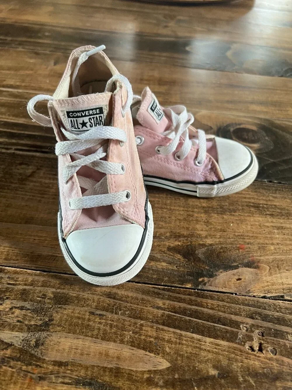 pink Girls size 9 converse